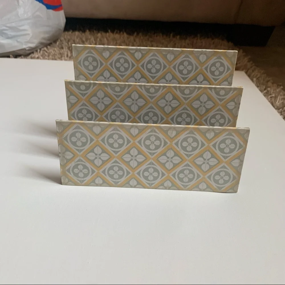 Like New! Desk Paper Holder Decor